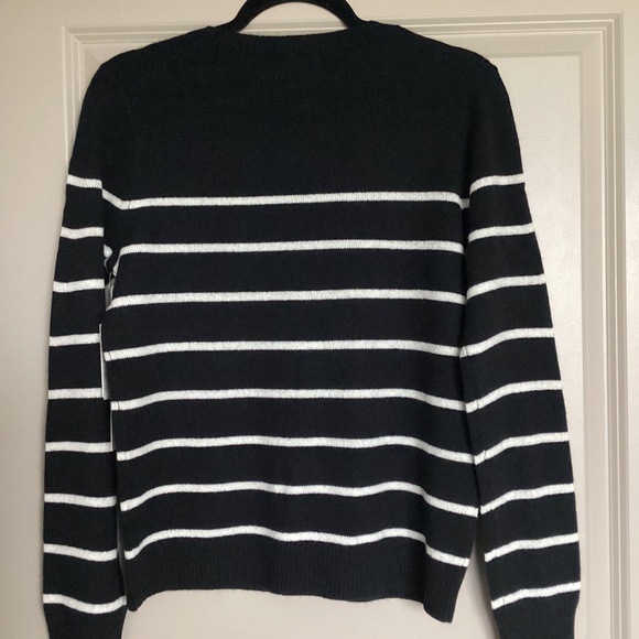 Caslon® Cashmere Crewneck Sweater, size Medium - Picture 6 of 9